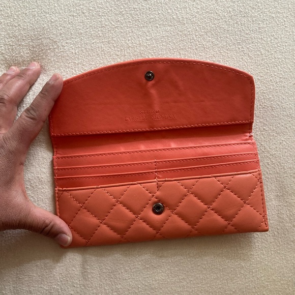 Badgley Mischka Coral Quilted Women's Wallet - Picture 8 of 9